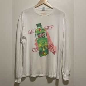Vintage Mt. Dew graphic tee (L)